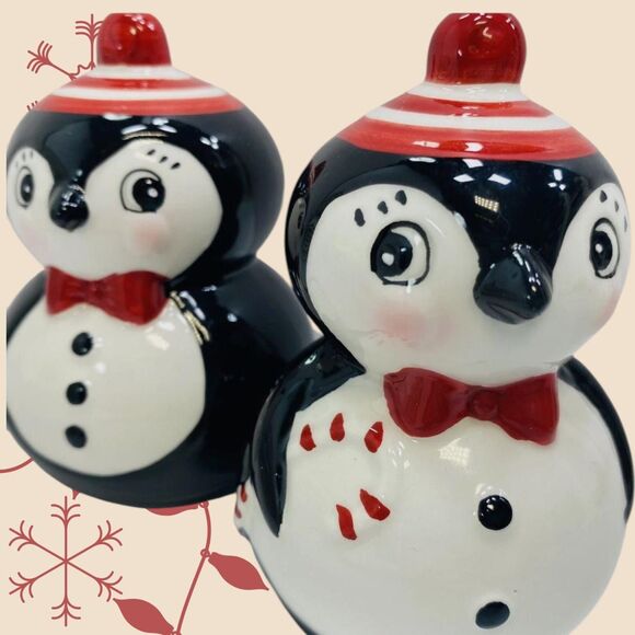 Johanna Parker Carnival Cottage Collectible CHRISTMAS PENQUIN  Salt/Pepper Set - Picture 3 of 8